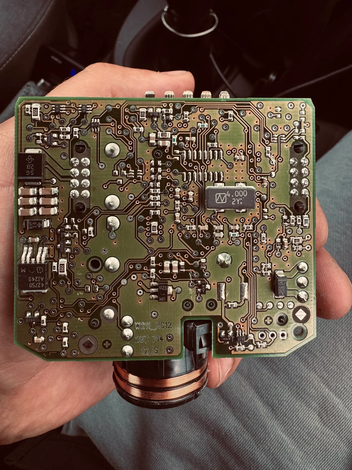 Platinen-Elektronik mit Transponder-Spule und Mikrocontroller